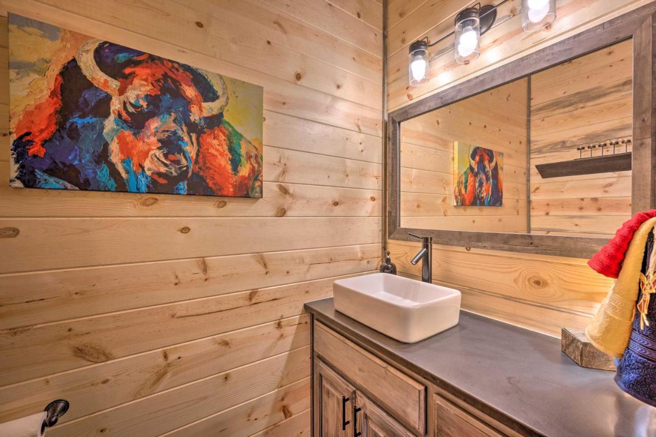 Luxury Cabin In The Woods With Hot Tub And Yard Games! Broken Bow Exterior foto
